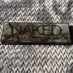 Urban Decay Naked Smoky palette.